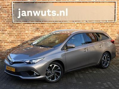 Bruin (metallic) Occasion 2015 Toyota Auris Touring Sports Stationwagen | € 17.950 (Duur)