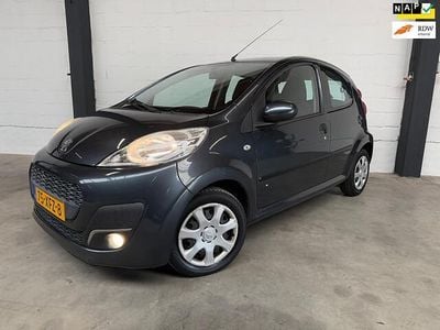 Grijs Occasion 2012 Peugeot 107 Active Hatchback | € 3.950 (Eerlijke prijs)