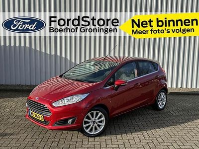 Rood (metallic) Occasion 2017 Ford Fiesta Titanium Hatchback | € 11.950 (Eerlijke prijs)