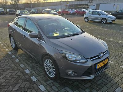 Bruin Occasion 2011 Ford Focus Sedan | € 4.700 (Eerlijke prijs)