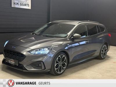 Grijs (metallic) Gebruikt 2019 Ford Focus ST-Line Hatchback | € 14.450 (Eerlijke prijs)