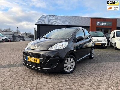 Zwart (metallic) Gebruikt 2014 Peugeot 107 Access Hatchback | € 3.799 (Eerlijke prijs)