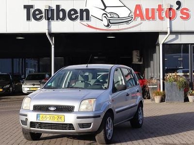 Grijs Gebruikt 2005 Ford Fusion Trend MPV | € 995 (Eerlijke prijs)