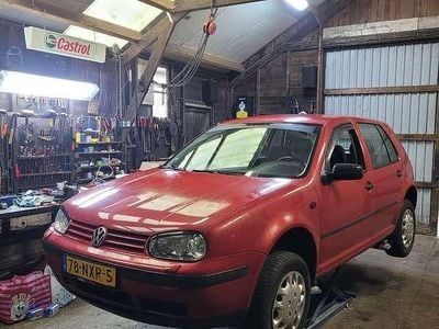 Rood Gebruikt 2003 VW Golf IV Highline Hatchback | € 1.000 (Super prijs)