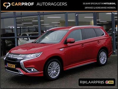 Rood Occasion 2020 Mitsubishi Outlander P-HEV Intense SUV | € 21.945 (Eerlijke prijs)