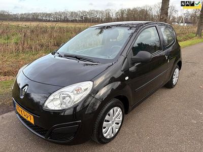 Zwart (metallic) Gebruikt 2009 Renault Twingo Authentique Hatchback | € 2.280 (Eerlijke prijs)