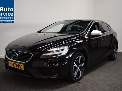 Zwart Occasion 2020 Volvo V40 R-Design Hatchback | € 18.650 (Eerlijke prijs)