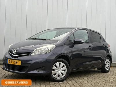Blauw Gebruikt 2012 Toyota Yaris Hatchback | € 4.850 (Eerlijke prijs)