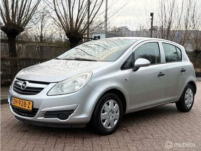 Grijs Occasion 2009 Opel Corsa Selection Hatchback | € 1.895 (Goede deal)