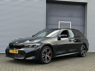 Zwart Occasion 2023 BMW 330 M Sport Stationwagen | € 38.999 (Eerlijke prijs)