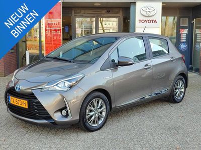 Occasion Toyota Yaris Executive 99 PK (72 kW) 2018 Grijs Hatchback