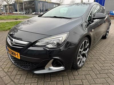 Zwart (metallic) Gebruikt 2013 Opel Astra GTC OPC Hatchback | € 18.975