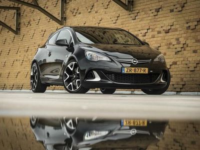 tweedehands Opel Astra GTC 2.0 Turbo OPC 280PK White Edition Infinity Audio Xenon