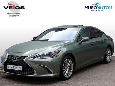 Groen (metallic) Gebruikt 2020 Lexus ES300H President Line Sedan | € 42.400 (Eerlijke prijs)