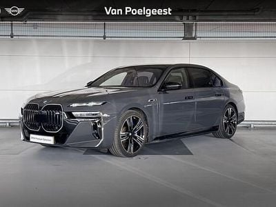 Dravitgrau metallic (grijs metallic) Occasion 2024 BMW M760e Comfort Edition Sedan | € 105.900 (Goede deal)
