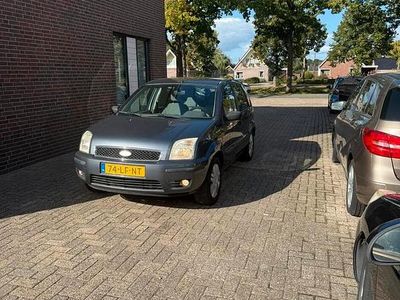 Gebruikt 2002 Ford Fusion | € 1.499 (Duur)