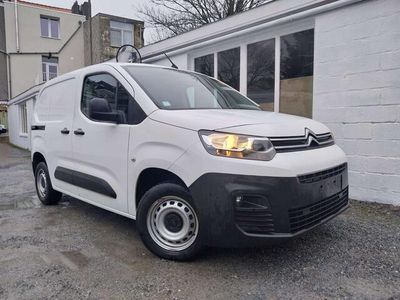 Wit Occasion 2021 Citroën Berlingo PureTech MPV | € 11.990