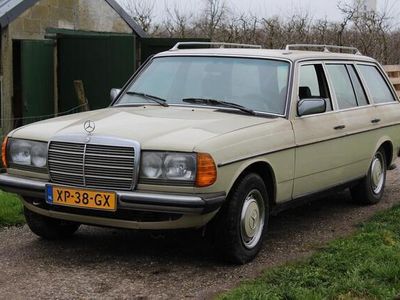 tweedehands Mercedes 240 TD bijna 40 jaar Topstaat 35 jaar in bezit. Orig Nederland