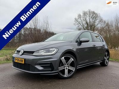 Grijs Gebruikt 2017 VW Golf VII Highline Hatchback | € 15.950 (Eerlijke prijs)