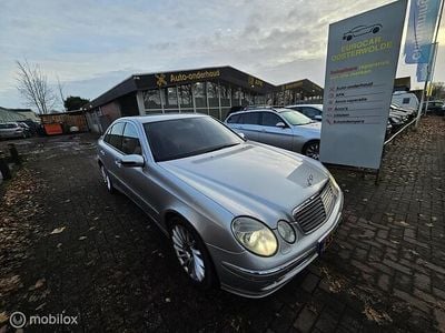 Grijs Gebruikt 2003 Mercedes E240 Avantgarde Sedan | € 2.999 (Duur)