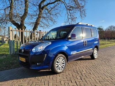 Blauw (metallic) Gebruikt 2013 Fiat Doblò Emotion MPV | € 6.599 (Iets duurder)