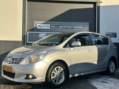 Grijs (metallic) Gebruikt 2011 Toyota Verso MPV | € 8.985 (Eerlijke prijs)