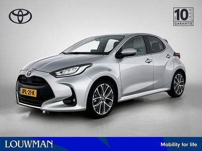 Grijs metallic Occasion 2023 Toyota Yaris Executive Hatchback | € 25.645 (Eerlijke prijs)