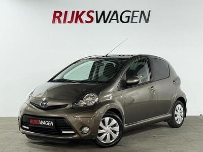Grijs (metallic) Occasion 2013 Toyota Aygo Hatchback | € 5.950 (Eerlijke prijs)