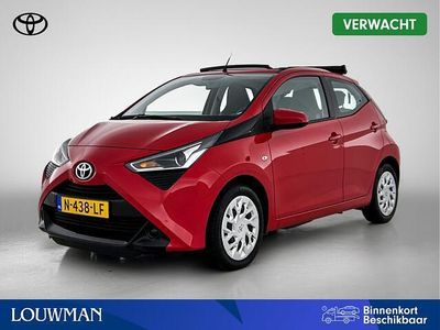 Rood Occasion 2021 Toyota Aygo X-play Hatchback | € 12.945 (Eerlijke prijs)