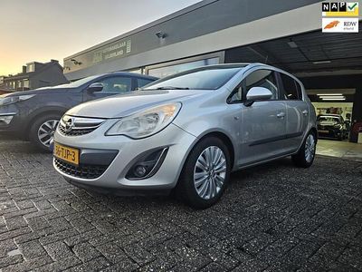 Grijs Gebruikt 2012 Opel Corsa Cosmo Hatchback | € 3.999 (Eerlijke prijs)