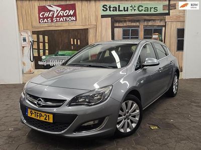 Grijs Occasion 2013 Opel Astra Cosmo Hatchback | € 7.750 (Eerlijke prijs)