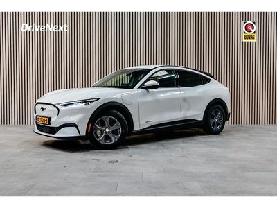Wit Occasion 2022 Ford Mustang SUV | € 29.895