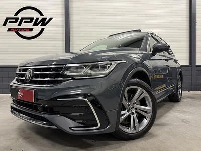 Grijs Occasion 2022 VW Tiguan R-line SUV | € 32.850 (Eerlijke prijs)