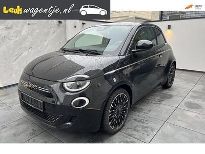 Zwart Gebruikt 2022 Fiat 500e La Prima Hatchback | € 19.940 (Eerlijke prijs)