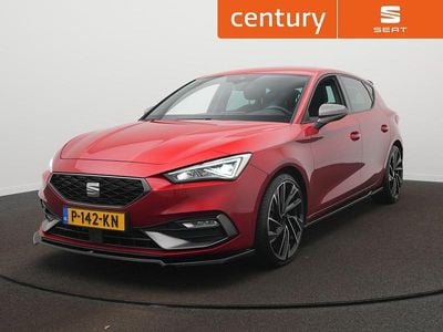 Rood Occasion 2022 Seat Leon Business Hatchback | € 23.795 (Eerlijke prijs)