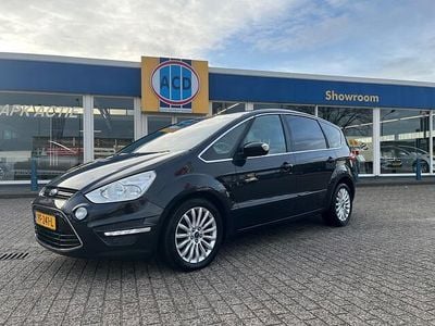Zwart (metallic) Gebruikt 2013 Ford S-MAX Titanium MPV | € 4.400 (Eerlijke prijs)