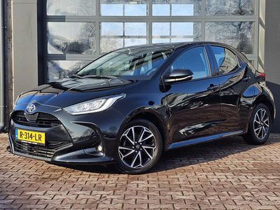 Zwart (metallic) Occasion 2022 Toyota Yaris Hatchback | € 19.450 (Eerlijke prijs)