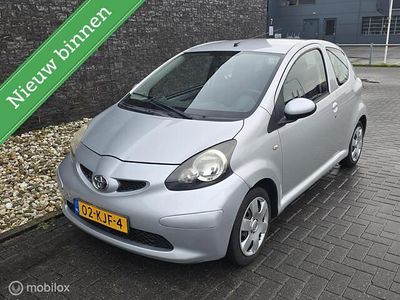 Grijs Gebruikt 2007 Toyota Aygo Sport Hatchback | € 1.950 (Eerlijke prijs)