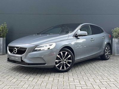 Grijs Occasion 2018 Volvo V40 Dynamic Stationwagen | € 18.900 (Eerlijke prijs)