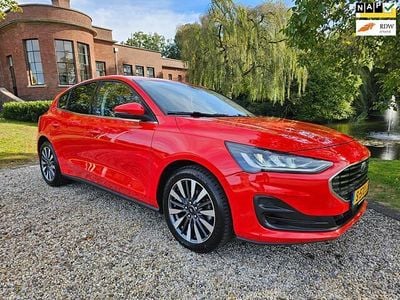 Rood Gebruikt 2023 Ford Focus Titanium X Hatchback | € 15.999 (Eerlijke prijs)