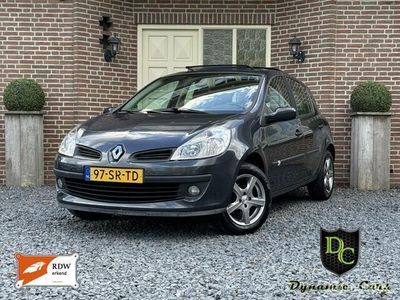 tweedehands Renault Clio 1.6-16V Initiale Automaat *Pano-dak *Navi *NAP