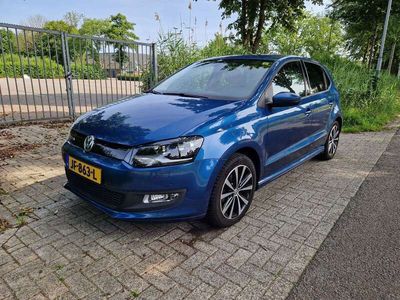 Blauw Gebruikt 2016 VW Polo Edition Hatchback | € 12.000 (Eerlijke prijs)