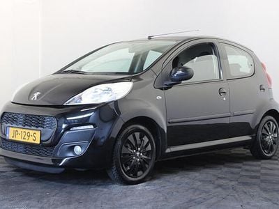 Zwart, metallic lak Gebruikt 2012 Peugeot 107 Hatchback | € 4.999 (Eerlijke prijs)