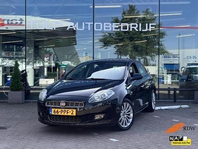 Zwart (metallic) Occasion 2011 Fiat Bravo Business Hatchback | € 3.990 (Eerlijke prijs)