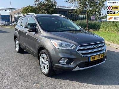 Grijs Gebruikt 2017 Ford Kuga Titanium SUV | € 13.950 (Eerlijke prijs)