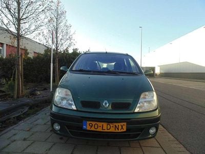 Groen Gebruikt 2002 Renault Scénic Expression MPV | € 749 (Goede deal)