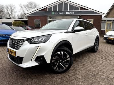 Wit (metallic) Occasion 2021 Peugeot e-2008 Allure SUV | € 13.850 (Goede deal)