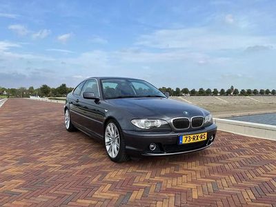 Grijs Gebruikt 2005 BMW 325 Coupé | € 13.950
