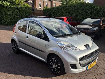 Grijs Gebruikt 2010 Peugeot 107 Hatchback | € 3.490 (Eerlijke prijs)