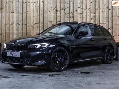 Zwart Occasion 2022 BMW 330 M Sport Stationwagen | € 35.950 (Eerlijke prijs)
